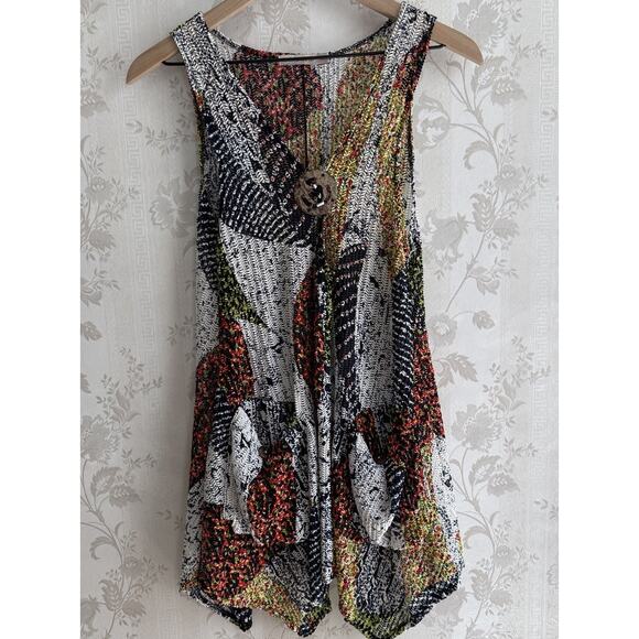 Artsy Abstract Top Size XS/S Multicover Sleeveless V neck Large Button Lagenlook - Picture 3 of 11